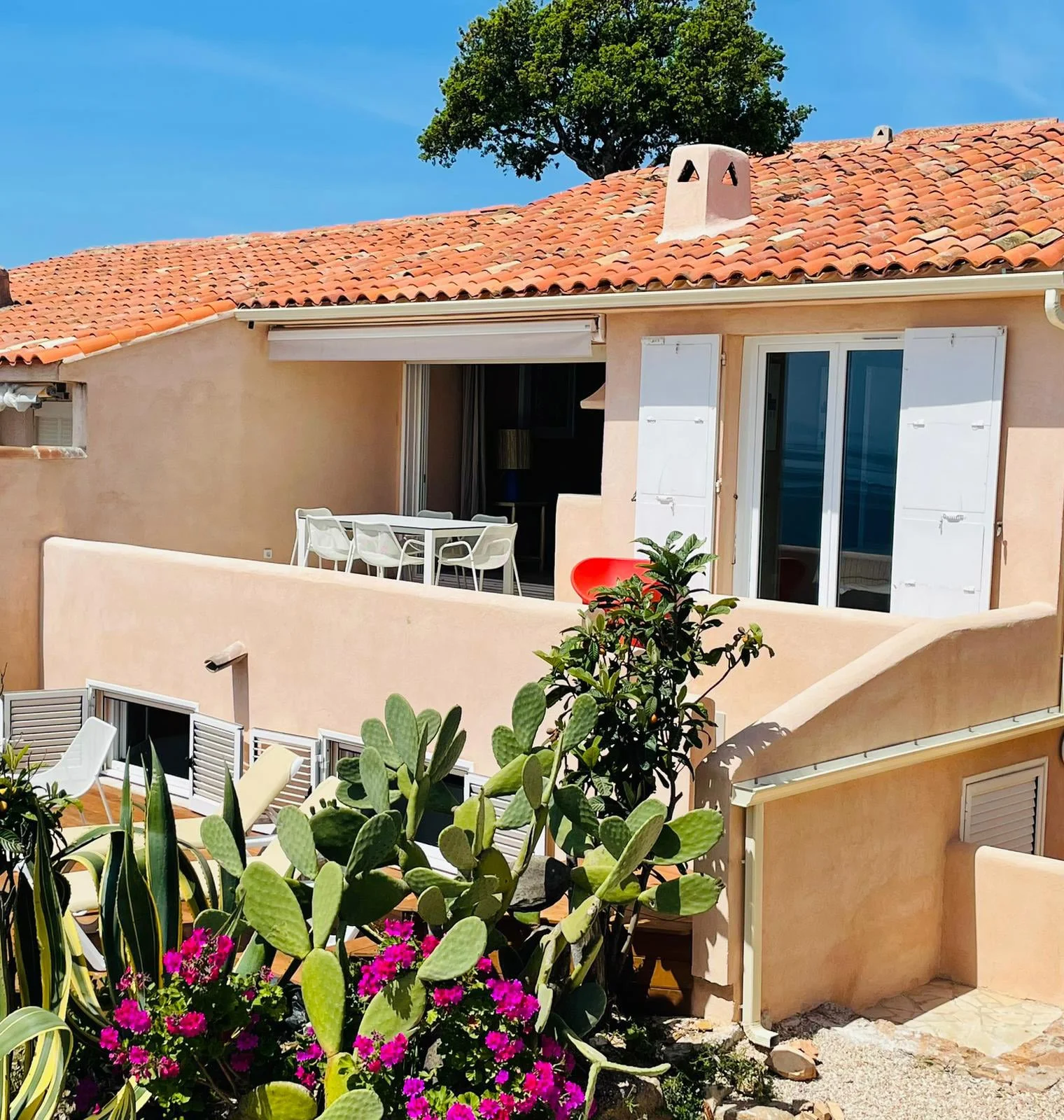 lavilladulevant jolie maison vue mer corse sud