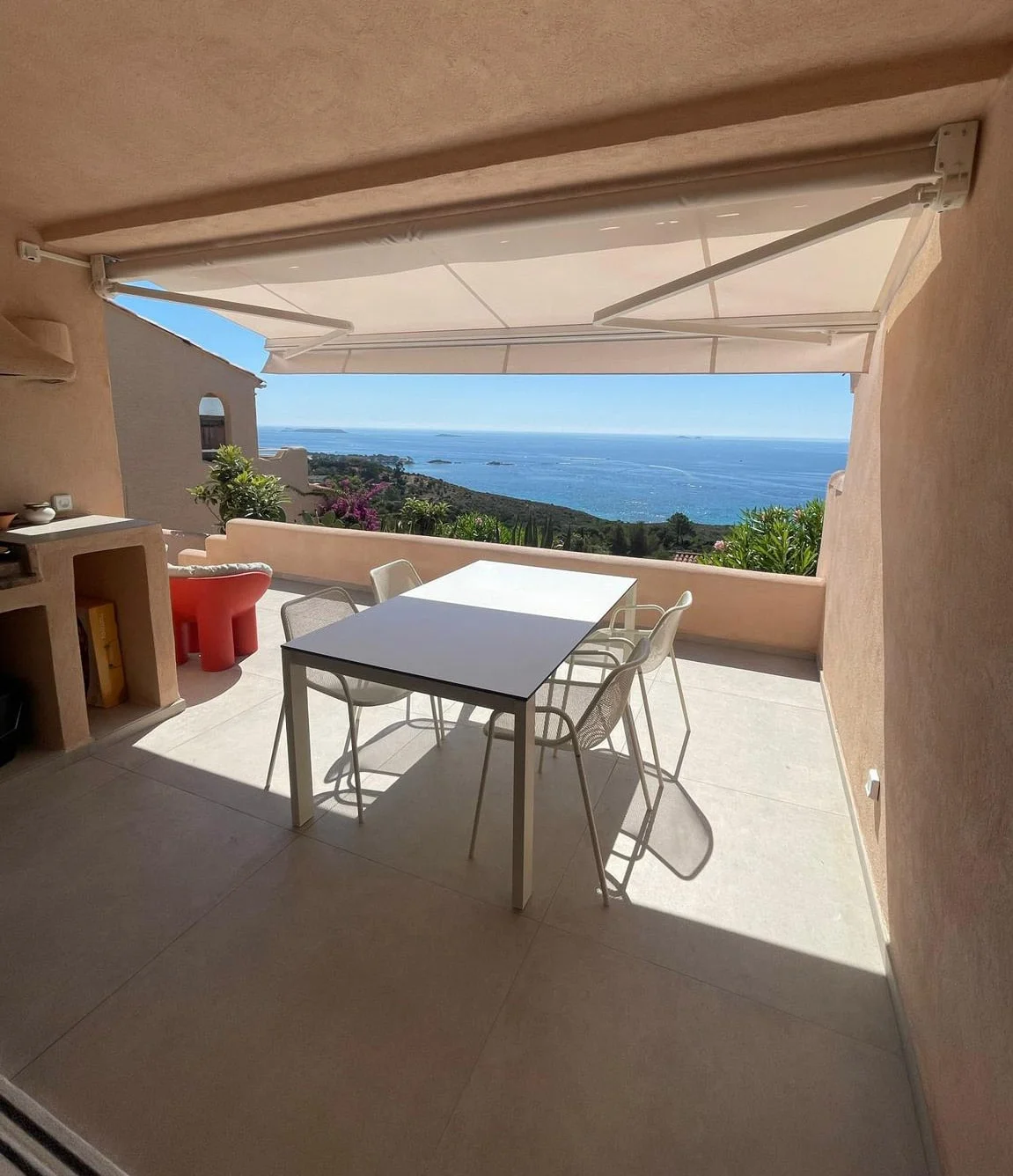 lavilladulevant terrasse abritee vue mer corse sud