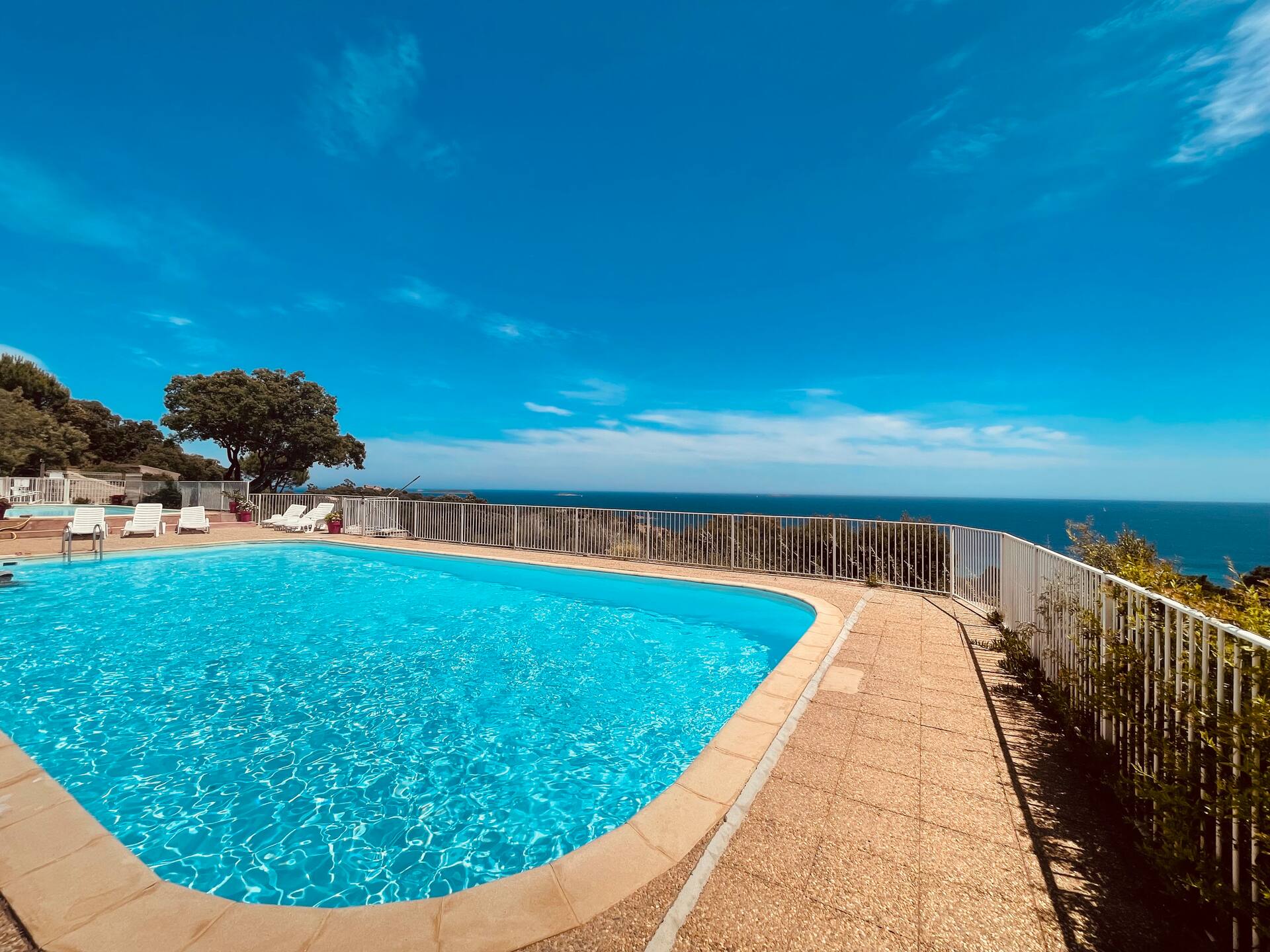 piscine la villa du levant corse